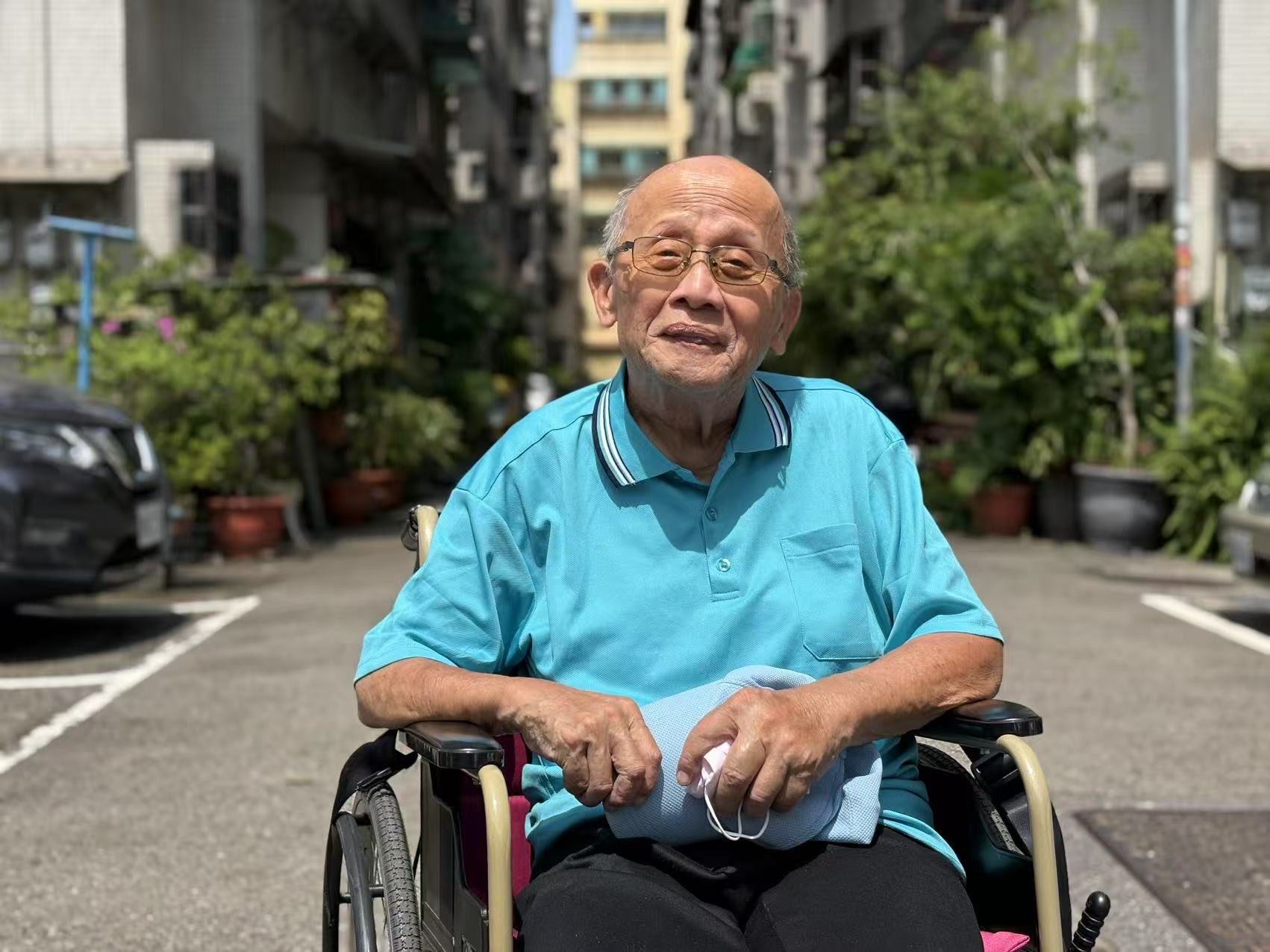 作者：賴傳毓 近照