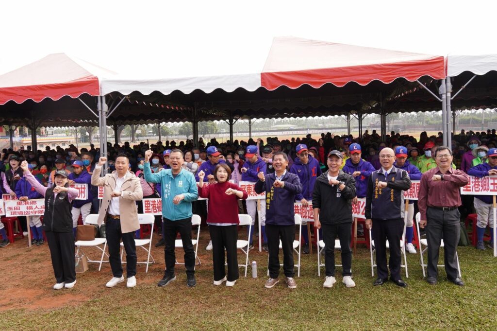 屏東八百志工齊心淨環境b 屏縣府在里港國中舉辦大掃除誓師大會