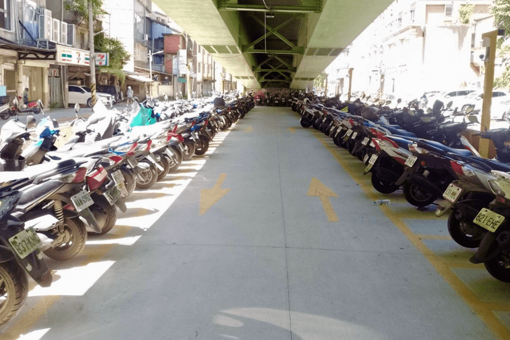 新北中和、新店機車停車位增277格     板南路、能仁街橋下停車場8/1啟用