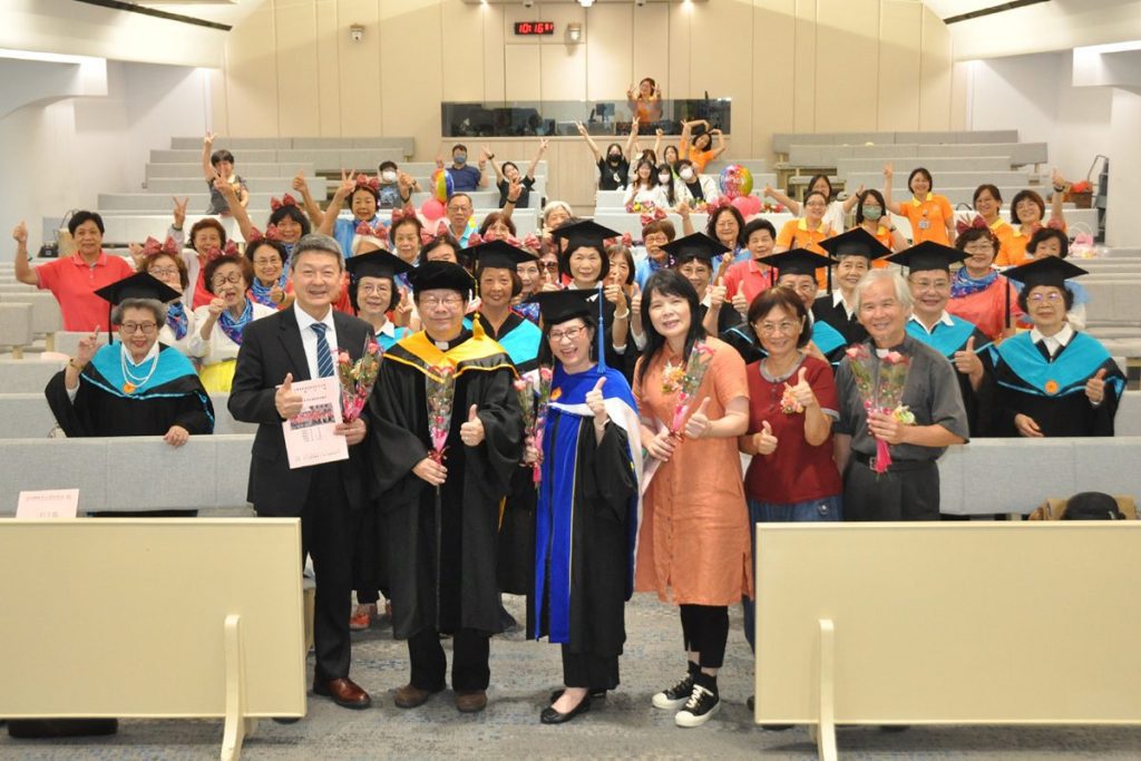 傳承．傳情~松年大學   活到老、學到老彰基分校舉辦畢業典禮