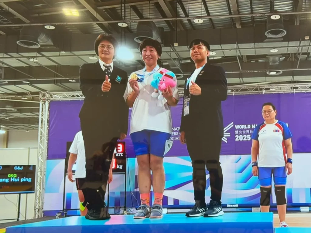 舉重女警超猛der 巾幗不讓鬚眉 臺中女所長勇奪世壯運金牌