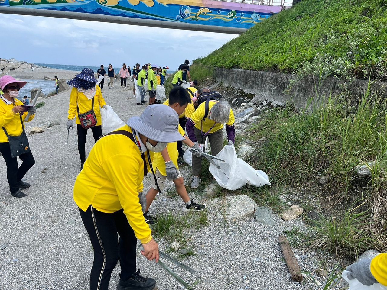 守護花蓮美麗山海　環保志工無悔付出