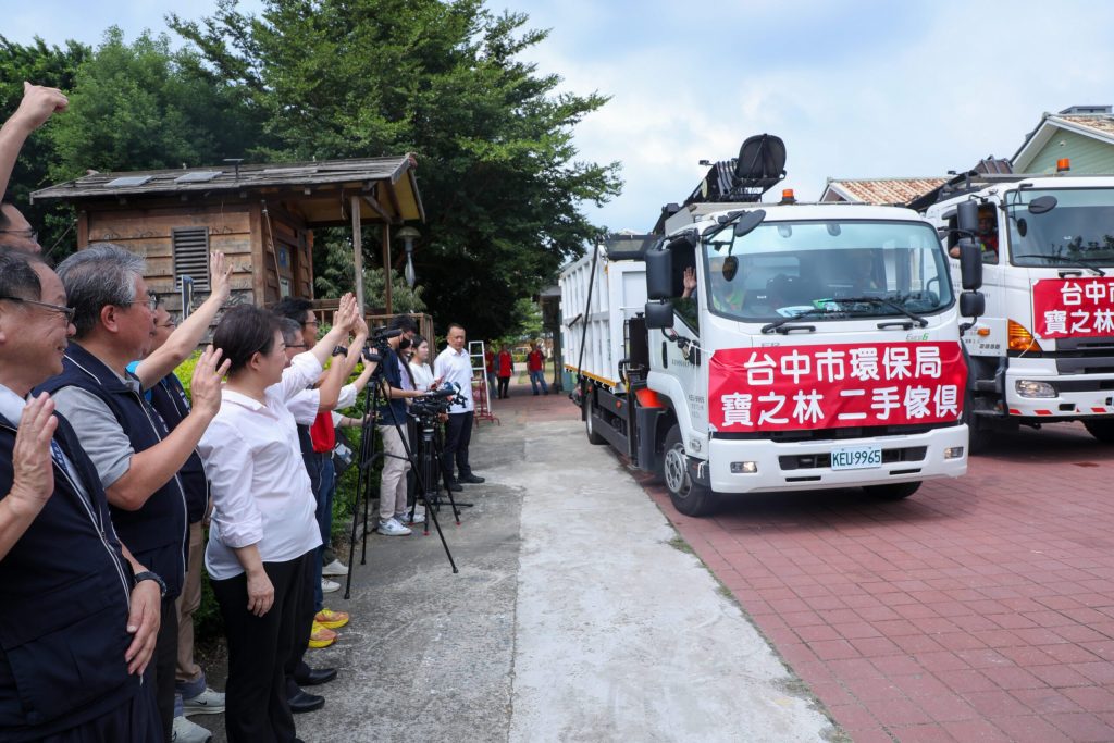 救災第四隊！　盧市長出動「家具超人」 台中再生家具馳援花蓮送暖