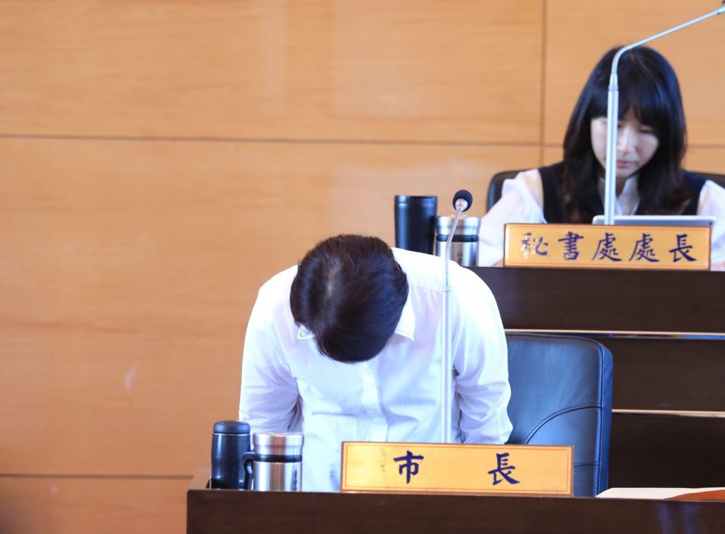 議會專案報告為豬瘟防疫再致歉　盧市長「概括承受深深自責」：以此為鑑未來更努力