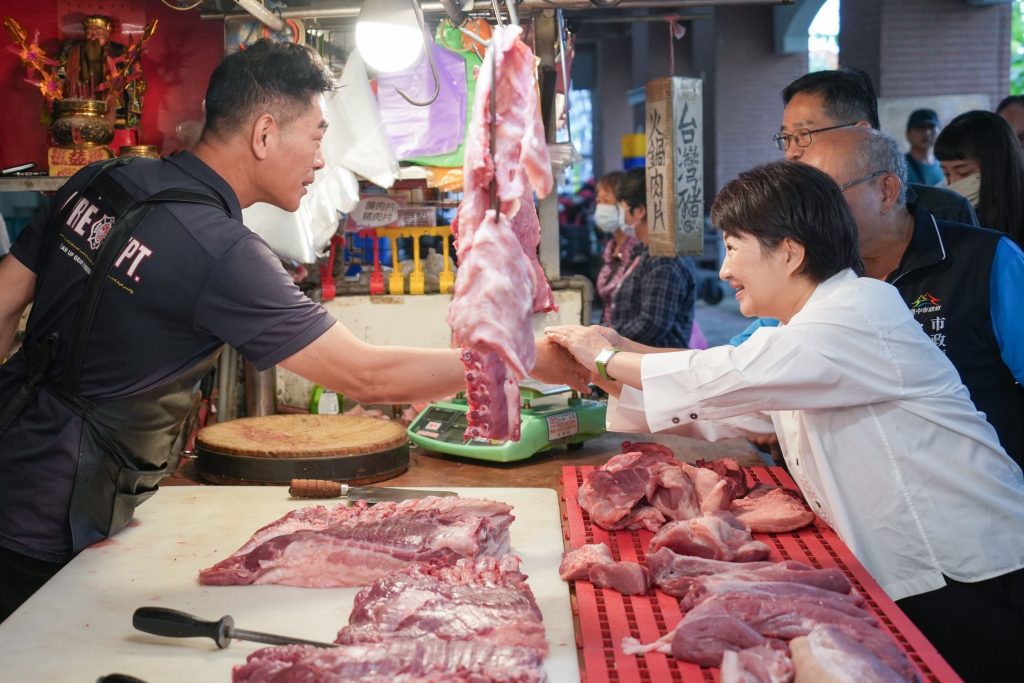 豬肉攤開市！　盧市長赴市場關心豬肉供需、價量情形 提供安全衛生美味國產豬肉