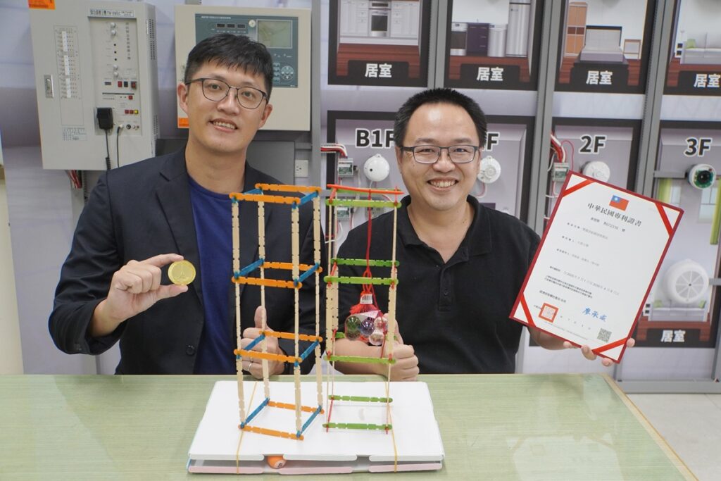 第二十一屆烏克蘭國際發明展   大葉大學環安系師生榮獲金牌肯定