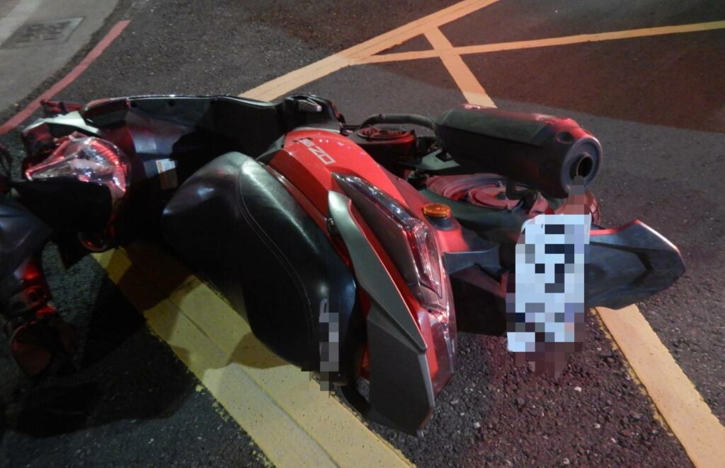 三民區鐵新二街二機車碰撞2騎士受傷送醫