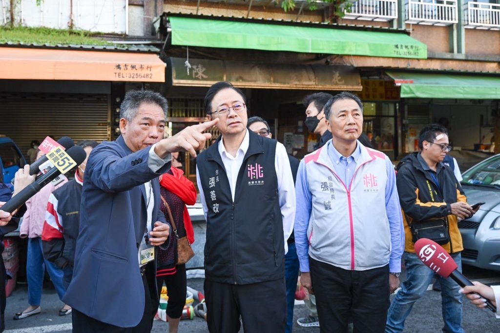 桃園南門市場大火張善政視察提四災後方案    林政賢籲啟動三復原措施