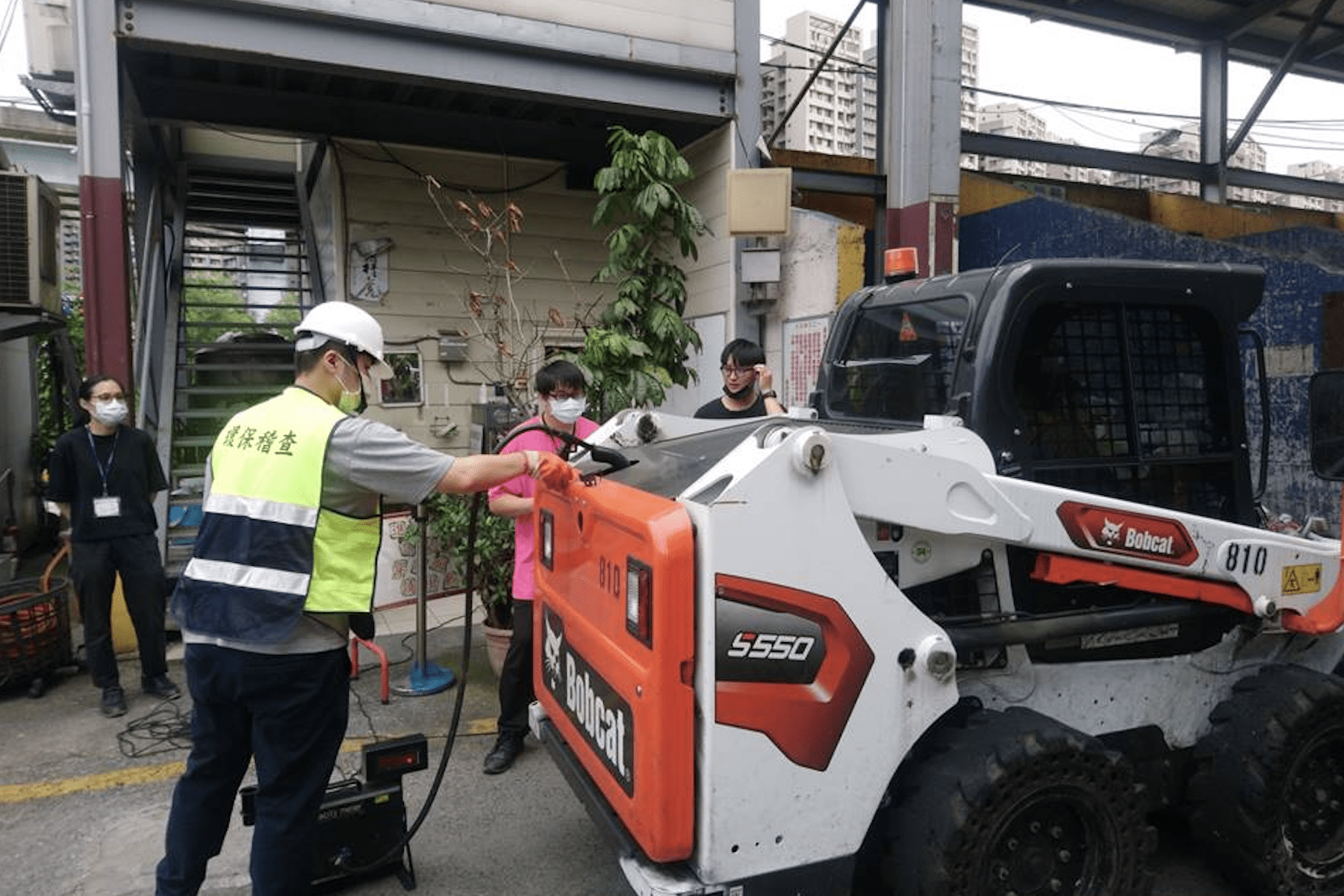 空氣污染零容忍     新北施工機具金銀標章保護城市呼吸