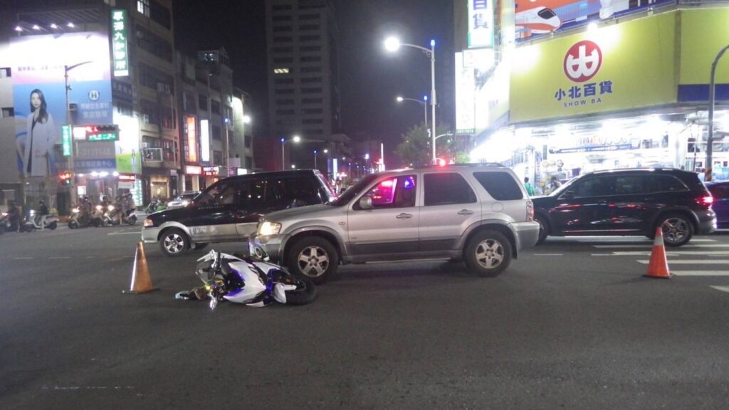 三民區九如二路及自由一路酒駕車禍　2人受傷