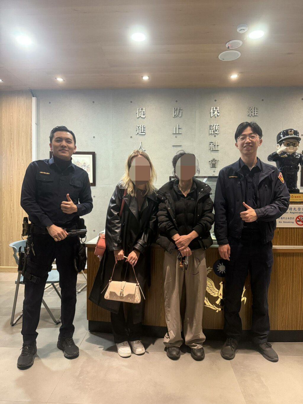 外籍生夜歸遺失手提包　三峽警暖心助尋回