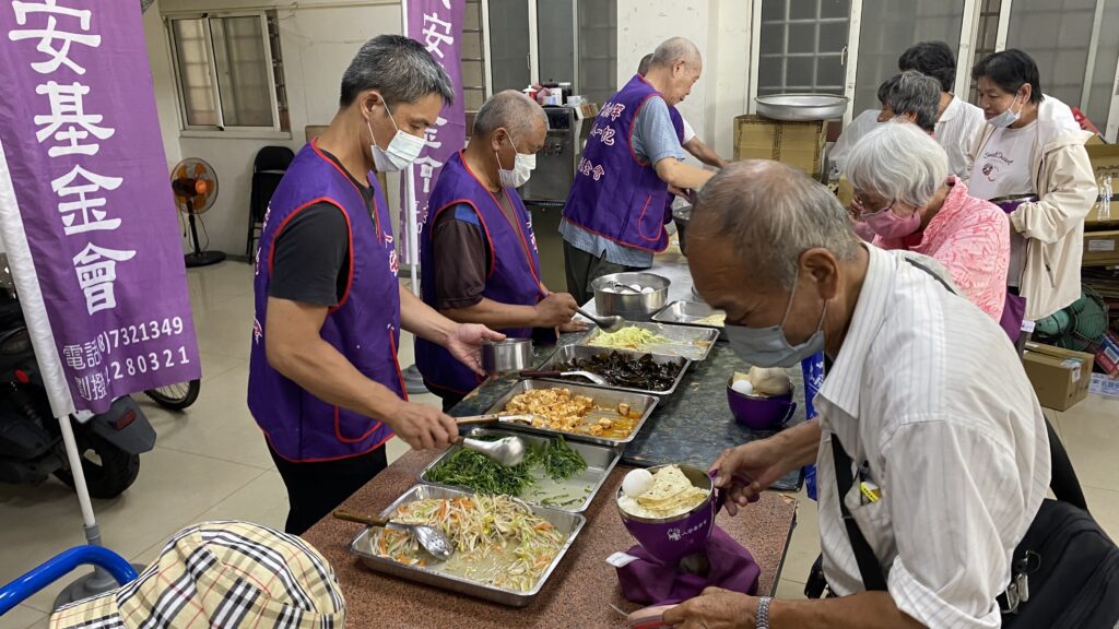 黑夜到微光　「世界善意日」人安伴窮苦不打烊