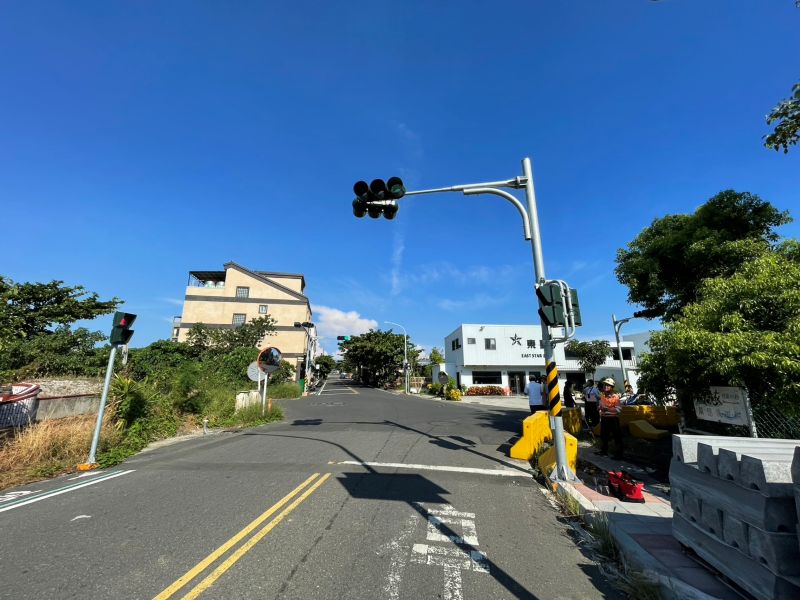 號誌到位、電力待命　小琉球學童通學路再升級 