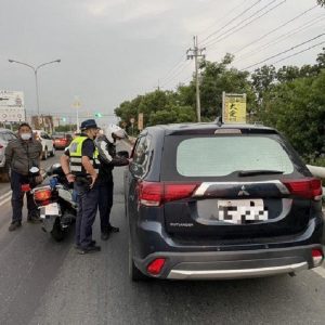 母女吵架欲跳車　東港警安撫阻憾事