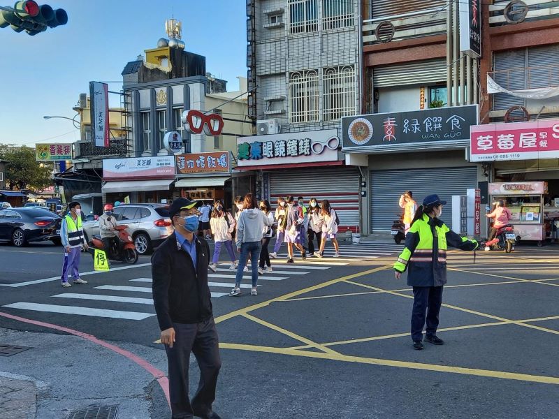 校園開學日安心上課　恆春警落實護童勤務