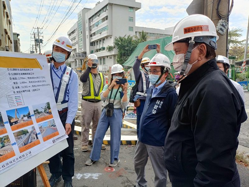 工程會吳主委訪視前鎮漁港建設專案進度　林副市長簡報市府執行工程情形