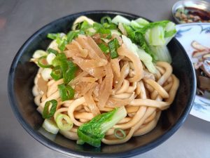 【素人隨食記】高雄鳳山美食  推薦阿婆仔麵   菜色: 乾麵、滷味、免費青蔥清湯