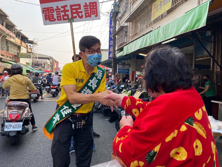 真情流露！　鍾佳濱推「自傳」向鄉親告白