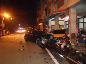 酒駕追撞多部汽機車　東港警移送偵辦