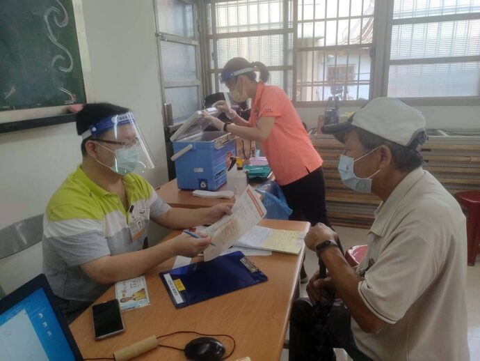 嘉義縣增373人確診  3+1行動醫療增加接種服務