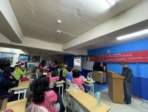 2025垃圾將比海裡的魚多！台北真善美扶輪社前進龍洞灣推廣海洋教育 「知海、親海、愛海」報你知