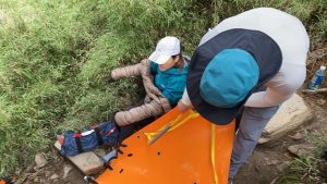 桃源區南橫三星塔關山登山客不慎骨折　消防人員馳救援