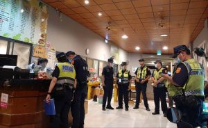 青春專案保護青少年　東港警聯合稽查非法桌遊店