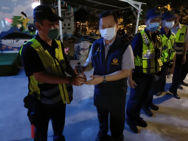 大鵬灣暑假夏日狂歡祭人潮滿場　屏警局長慰勉同仁勤務辛勞