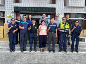 慰勞烈日執勤員警　民間善心人士溫情分享散播愛