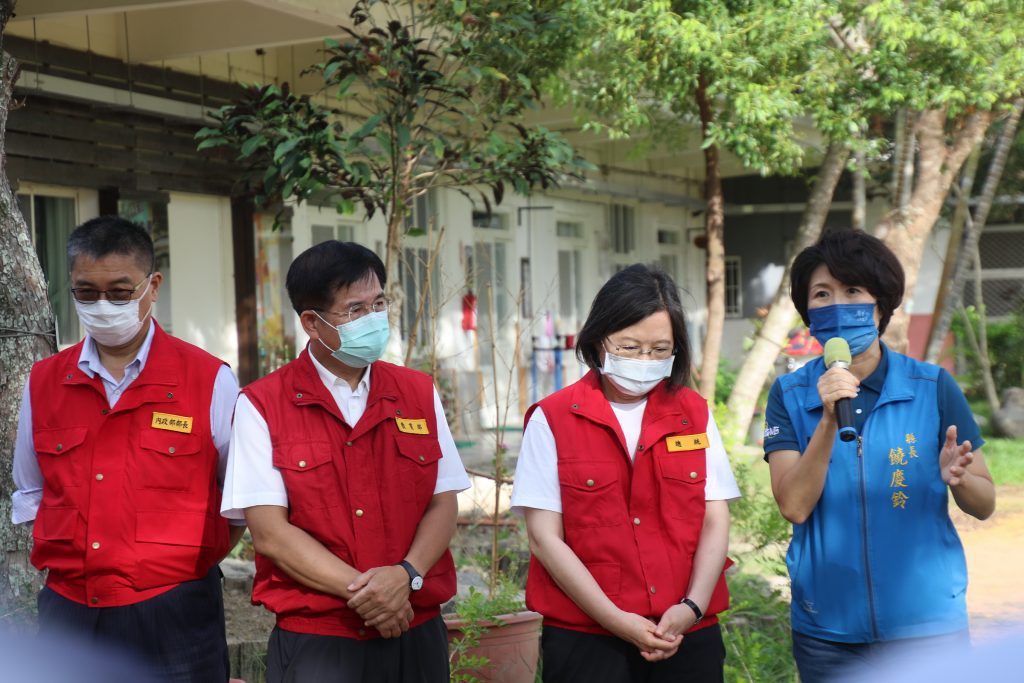 總統視察萬安國小及關山農會震災受損  請中央加速台東災後重建