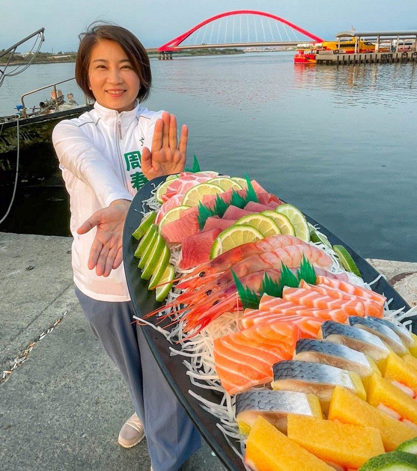 網傳「台灣吃海鮮是奢侈」　周春米在臉書邀大家到屏東吃海鮮