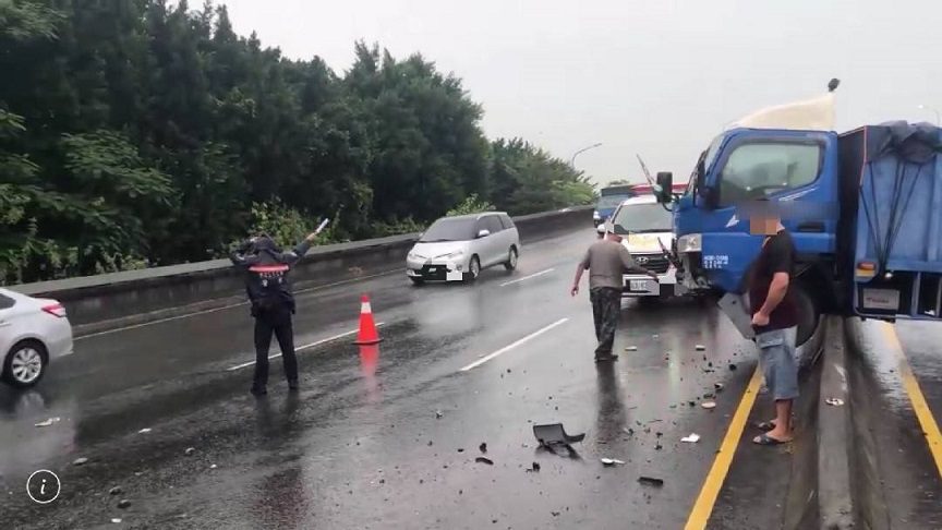 天雨路滑自撞，所幸駕駛輕微受傷　警方救護疏導排除　