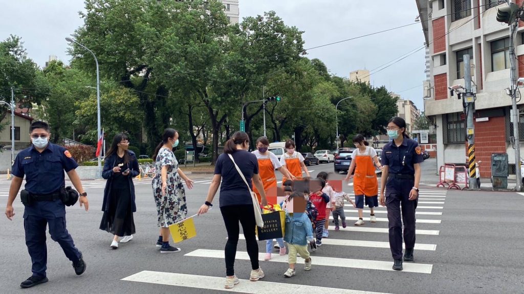 超萌托嬰中心幼童參訪警局 體驗一日小小波麗士