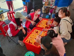 來去家扶園遊會　雪中送炭暖呼呼