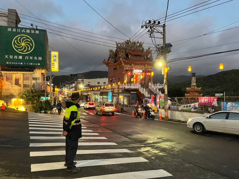 四重溪溫泉季與落山風藝術季　恆警全力維護轄區交通順暢