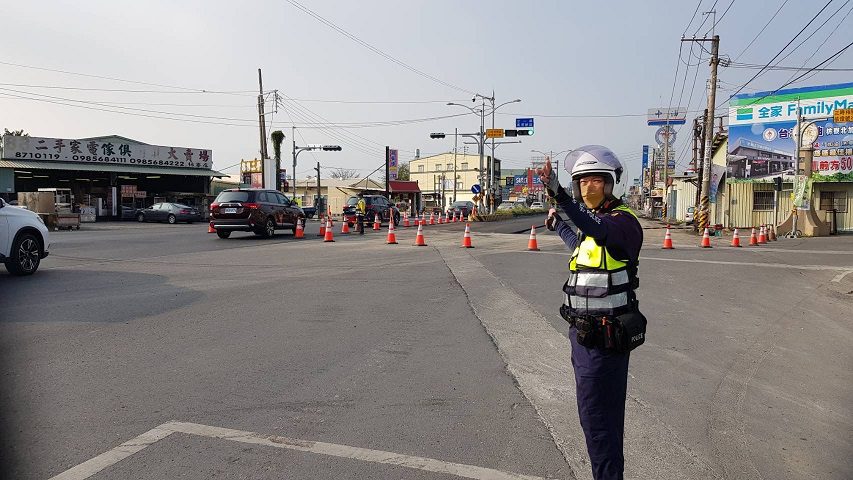 屏警持續疏導屏鵝公路施工路段　以減緩維交通順暢!