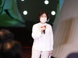 把大自然搬進歌劇院　光之曲幕限定特展