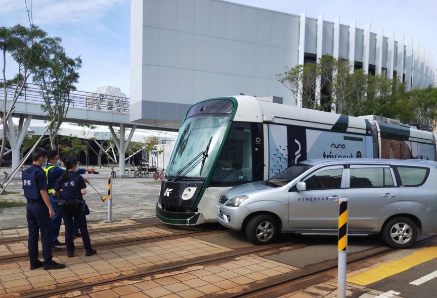 輕軌列車1日上午與汽車發生碰撞　今年第12件事故