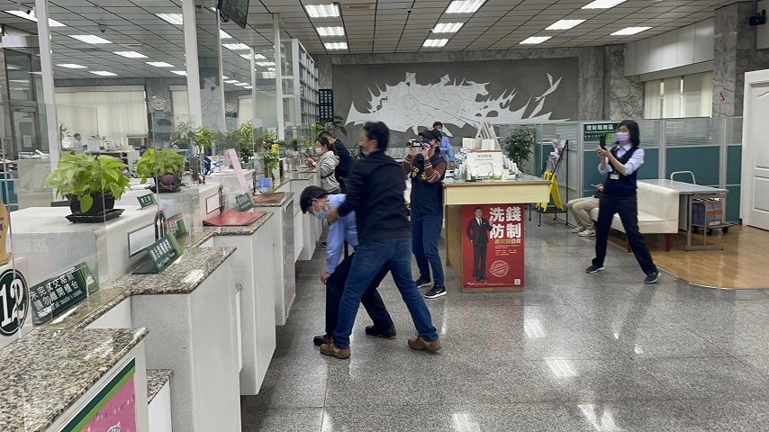 鹽埕與鼓山警分局　舉辦金融機構防搶演練