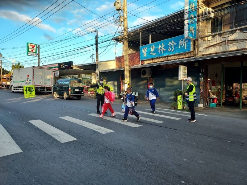 寒假結束開學　內埔警守護學童安全