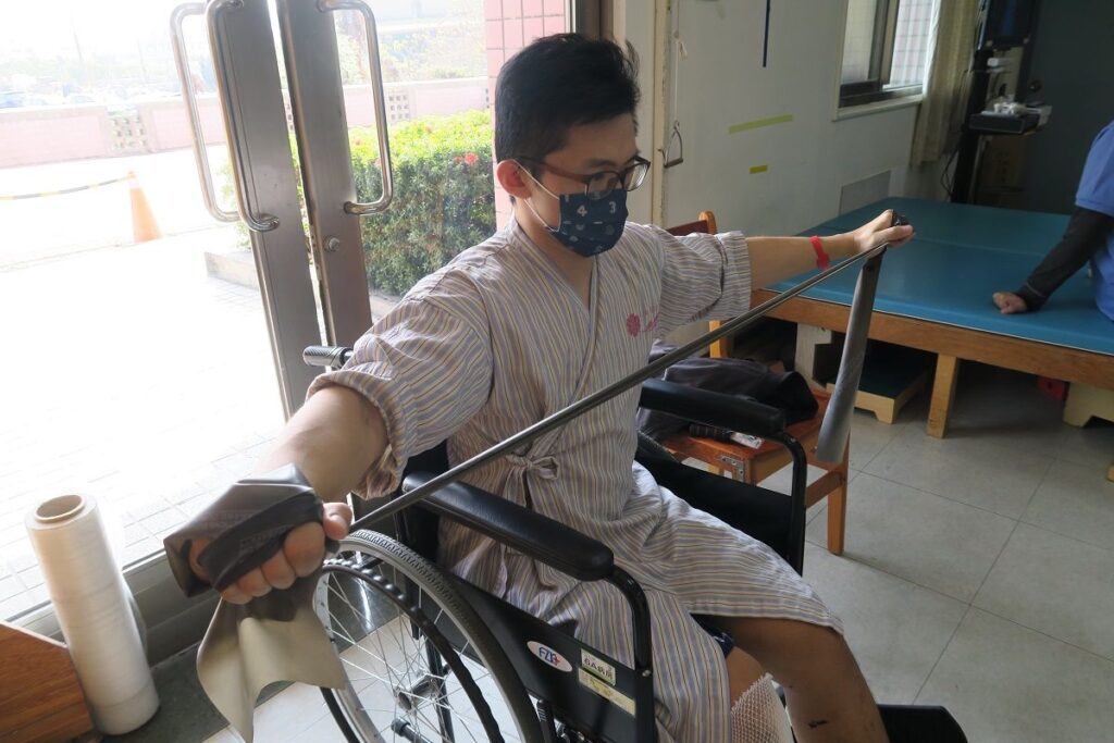 健身教練車禍重創 　微創肋骨手術重拾生命熱情