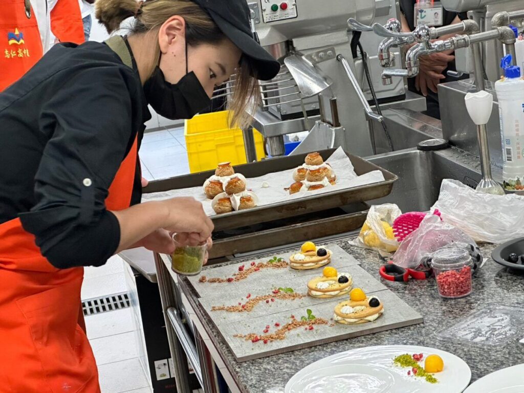 「鳳梨釋迦」創意甜品總決賽　Custard apple甜點實驗室、黎明學院奪冠