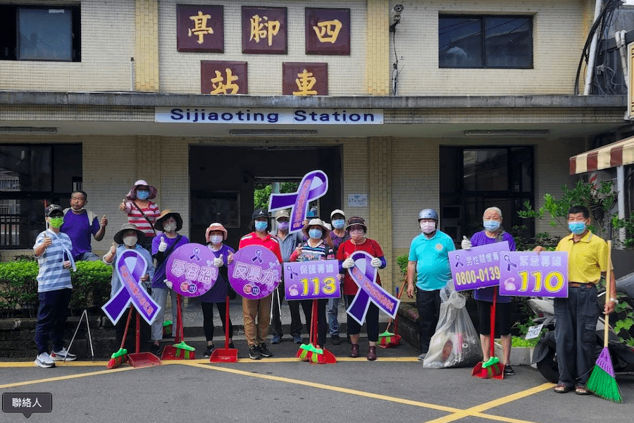 山城小社區挺身而出！陪著垃圾車跑的不只是候選人     還有防暴宣導