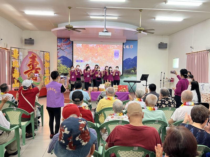 高雄榮家溫馨慶生　傳遞祝福