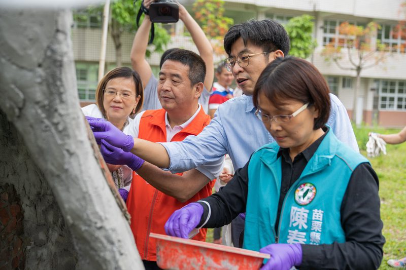 返鄉藝術家羅元鴻 共創瓦片分享客家農藝美學