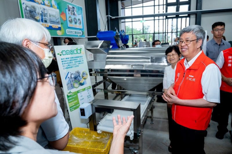 視察全國首座有機農業研究中心 陳揆：政府全力支持中心發展 積極打造友善大地、永續農業與環境