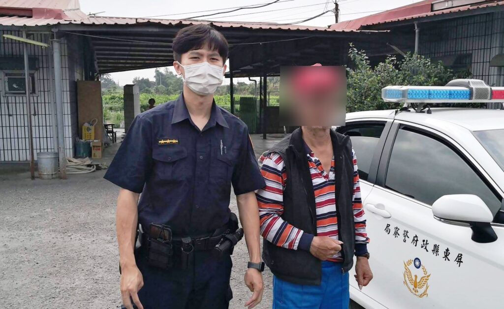 失智翁徘徊街頭　里警暖助尋得回家路