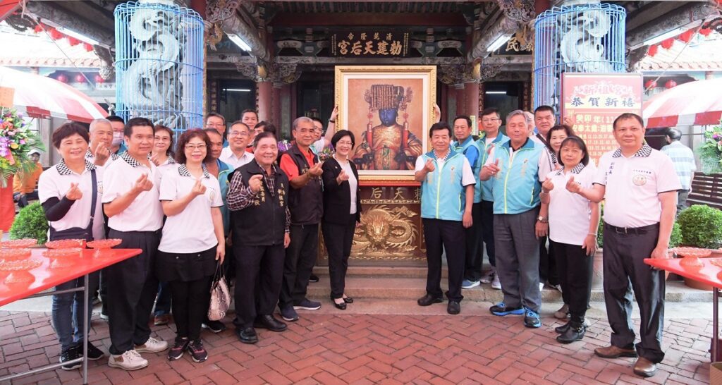 愛心祝壽黑手畫家捐贈媽祖聖像　贈予全台唯一官廟鹿港新祖宮