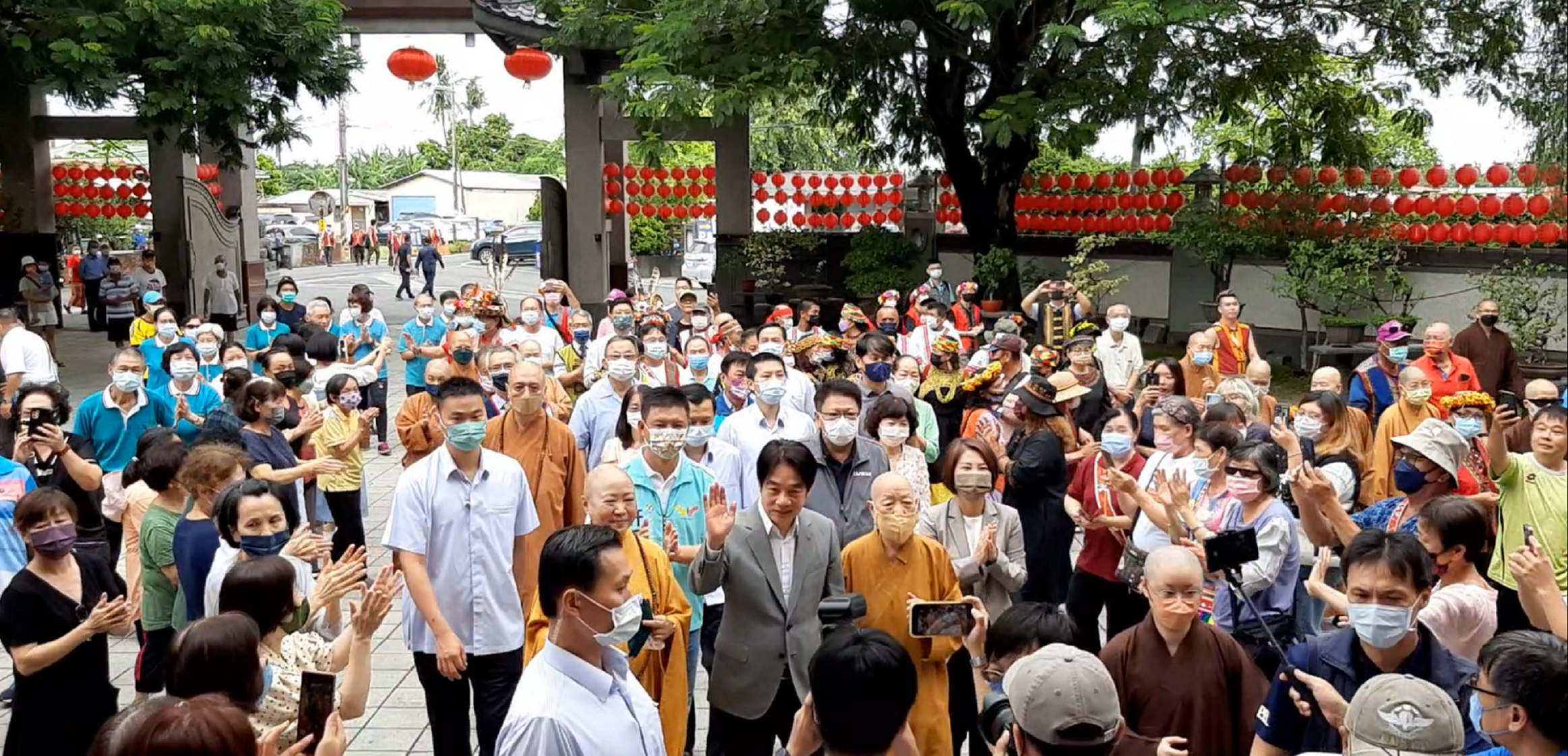 副總統賴清德屏東潮州禮佛　盼促進宗教和諧與文化交流