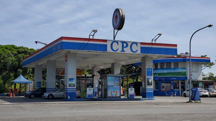 國內油價7/3起再調整　汽油降0.1元　柴油漲0.2元